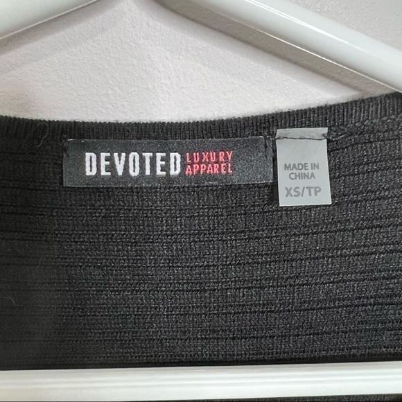 Devoted Sleeveless Long Sweater 🍋 - Picture 2 of 4